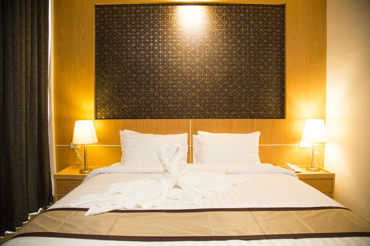 Baitong Hotel Tachileik Extérieur photo